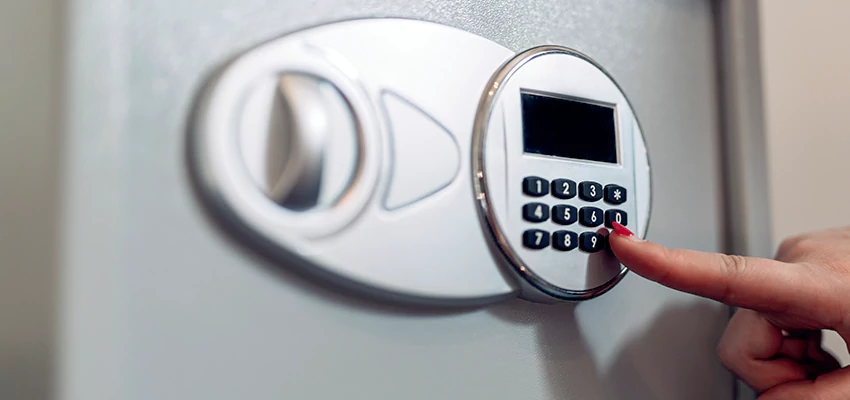 Jewelry Safe Cracking in Madera, California