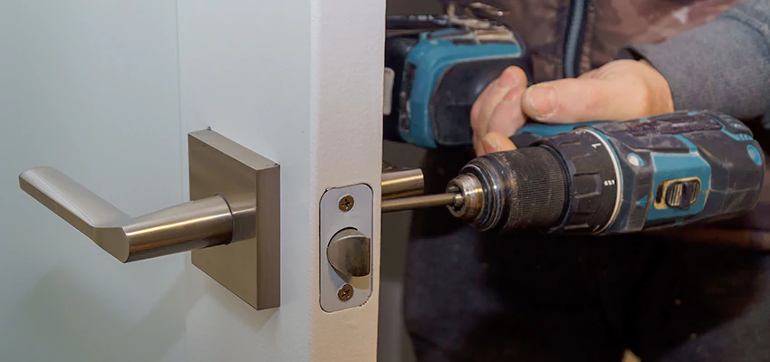 Broken Door Handle Lock Repair in Madera, California